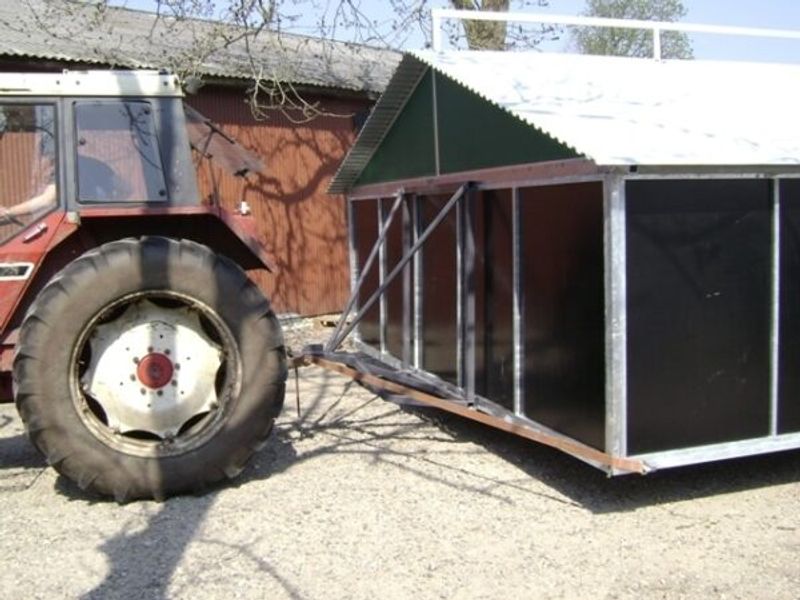 Leskur, liggehall, løsdrift til hest (Contryhus)